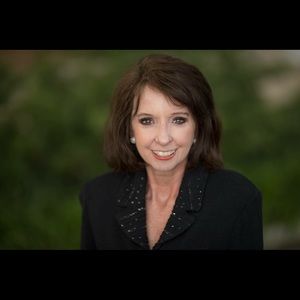 Meet your Posher, Suzanne